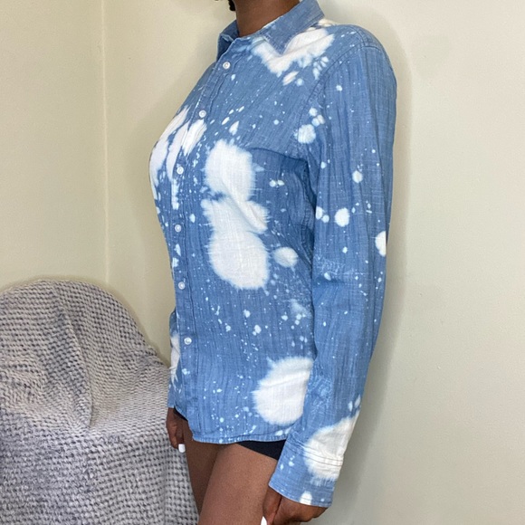 Blue and white button up - Picture 5 of 7